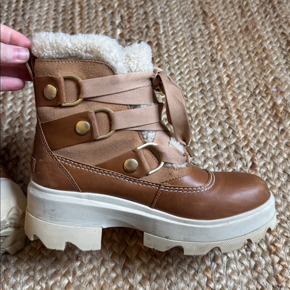 Sorel US 8 Joan FRWD Cozy Boot Lug Sole Leather Shearling Chunky - Picture 7 of 10